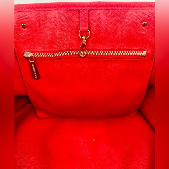 Michael Kors Jet Set XL Red Interior Handbag Tote - Picture 5 of 7